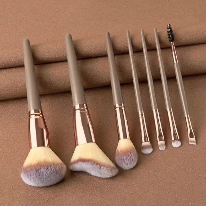 Set aus weichen und flauschigen Make-up-Pinseln, professionell, für Foundation, Puder, Lidschatten, Kabuki und Verblenden, Schönheitswerkzeug für Make-up