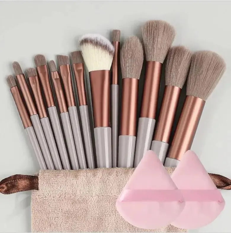 Set aus weichen und flauschigen Make-up-Pinseln, professionell, für Foundation, Puder, Lidschatten, Kabuki und Verblenden, Schönheitswerkzeug für Make-up