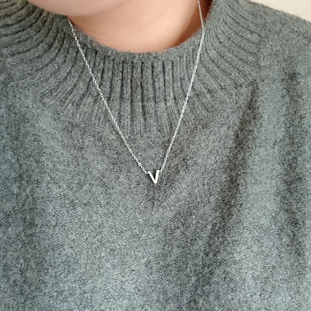 Minimalistische Halskette mit Initiale A–Z für Frauen, Alphabet-Buchstabe aus Edelstahl, Choker-Halskette, Schmuck, Großhandels-Geburtstagsgeschenk