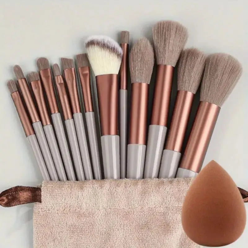 Set aus weichen und flauschigen Make-up-Pinseln, professionell, für Foundation, Puder, Lidschatten, Kabuki und Verblenden, Schönheitswerkzeug für Make-up
