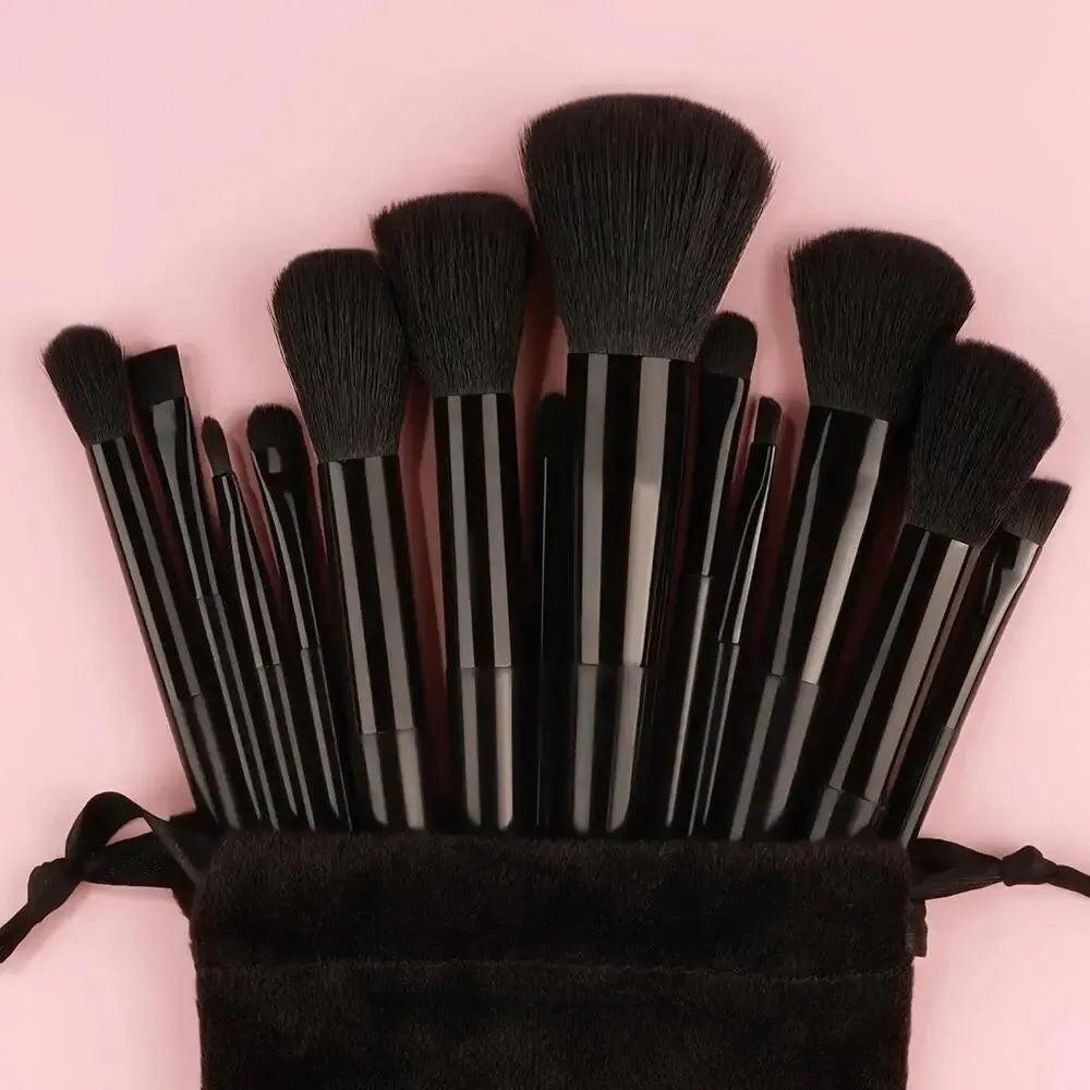 Set aus weichen und flauschigen Make-up-Pinseln, professionell, für Foundation, Puder, Lidschatten, Kabuki und Verblenden, Schönheitswerkzeug für Make-up